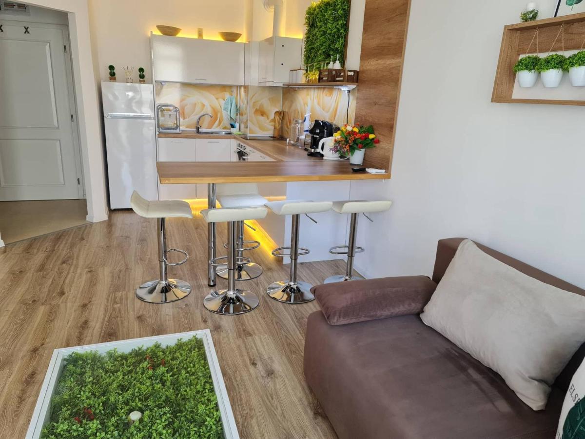 Apartamento Little Treasure By The Sea Pomorie Exterior foto
